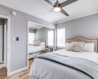 Contemporary & Chic Retreat - Los Angeles - Bedroom