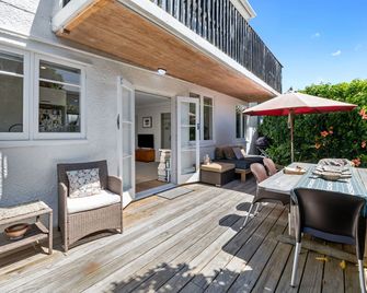Magic at The Mount - Mt Maunganui Downstairs Unit - Mount Maunganui - Patio