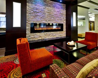 Holiday Inn & Suites Chicago Northwest - Elgin By IHG - Elgin - Lounge