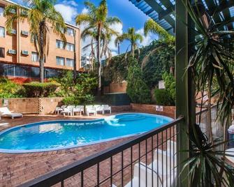 Perth Central City Stay Apartment Hotel - Perth - Pool