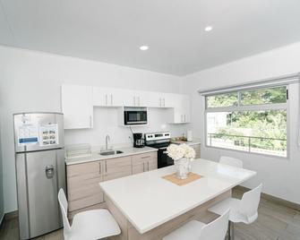 Apartamentos Ganesha Jacó - Jacó - Cocina