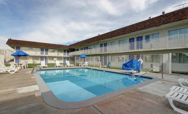 Motel 6 Denver - Airport $69 ($̶6̶9̶). Denver Hotel Deals & Reviews - KAYAK