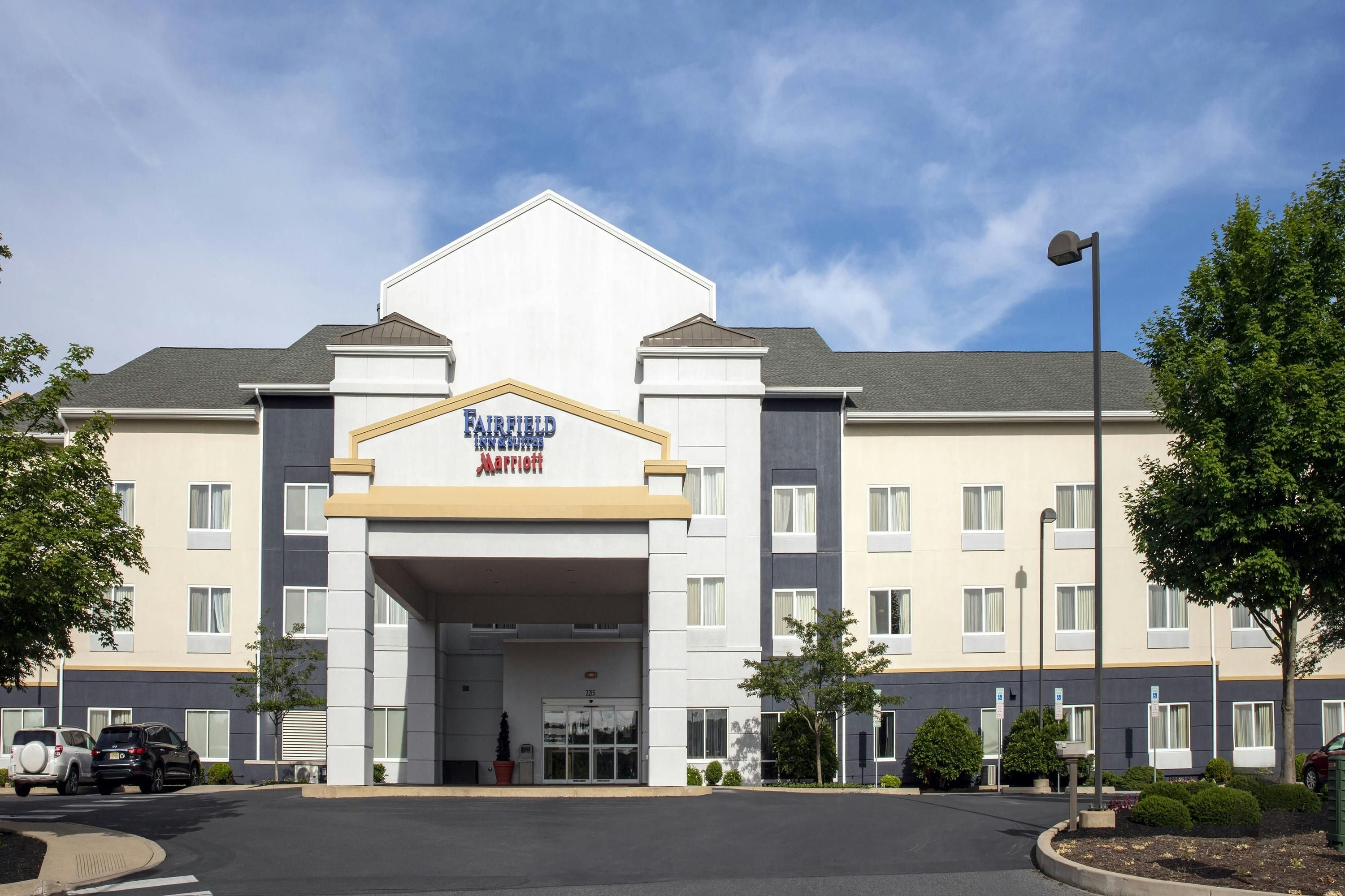 Fairfield Inn & Suites by Marriott State College thumbnail 3