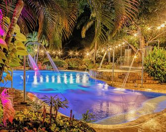 Kantawa Hotel & Spa - Los Naranjos - Piscina