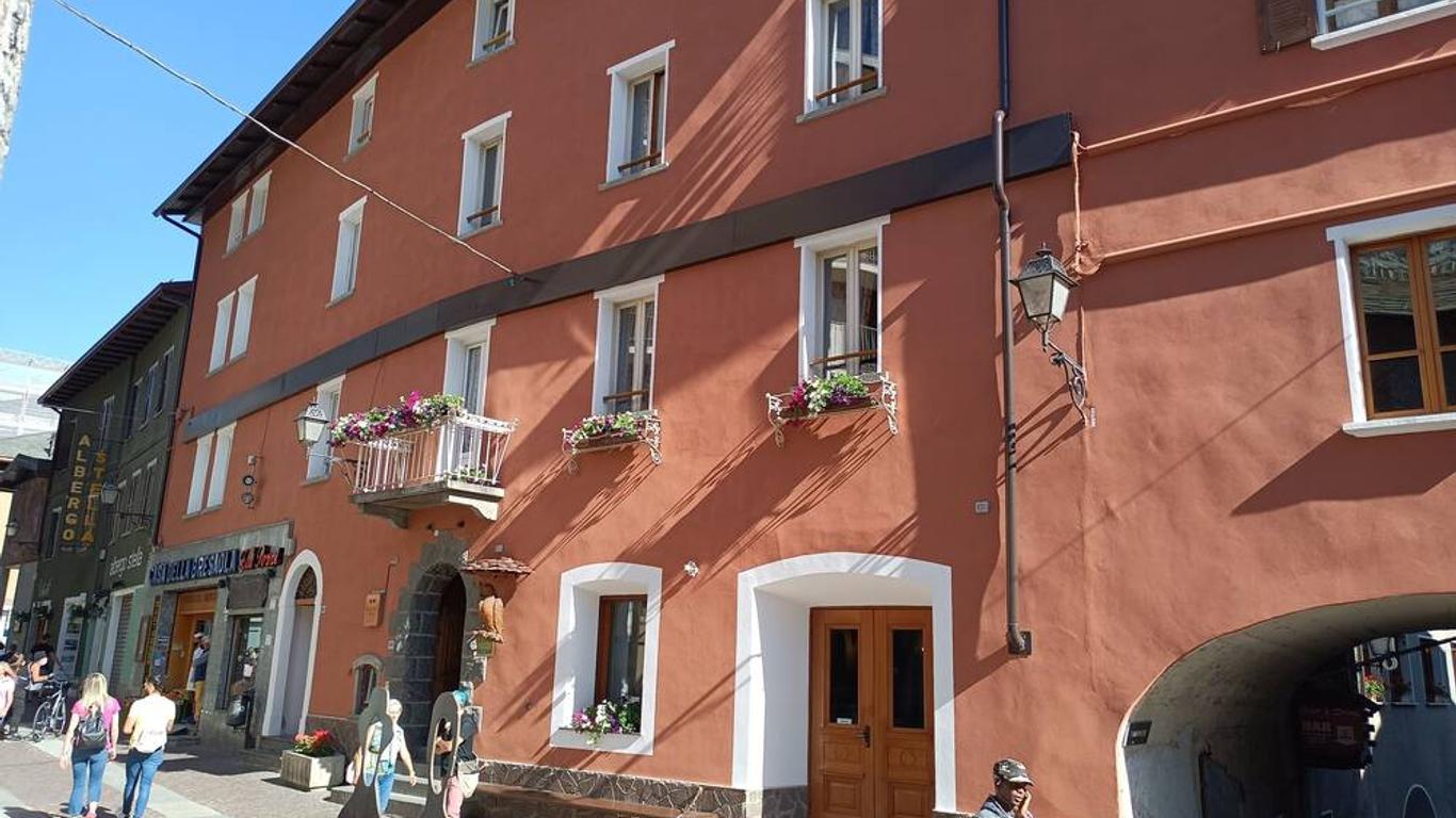 阿爾貝格貓頭鷹飯店