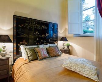 Casa Vera, exquisite 2 bedrooms 2 baths apartment with garden, A/C, close to Parking - Lucca - Habitación