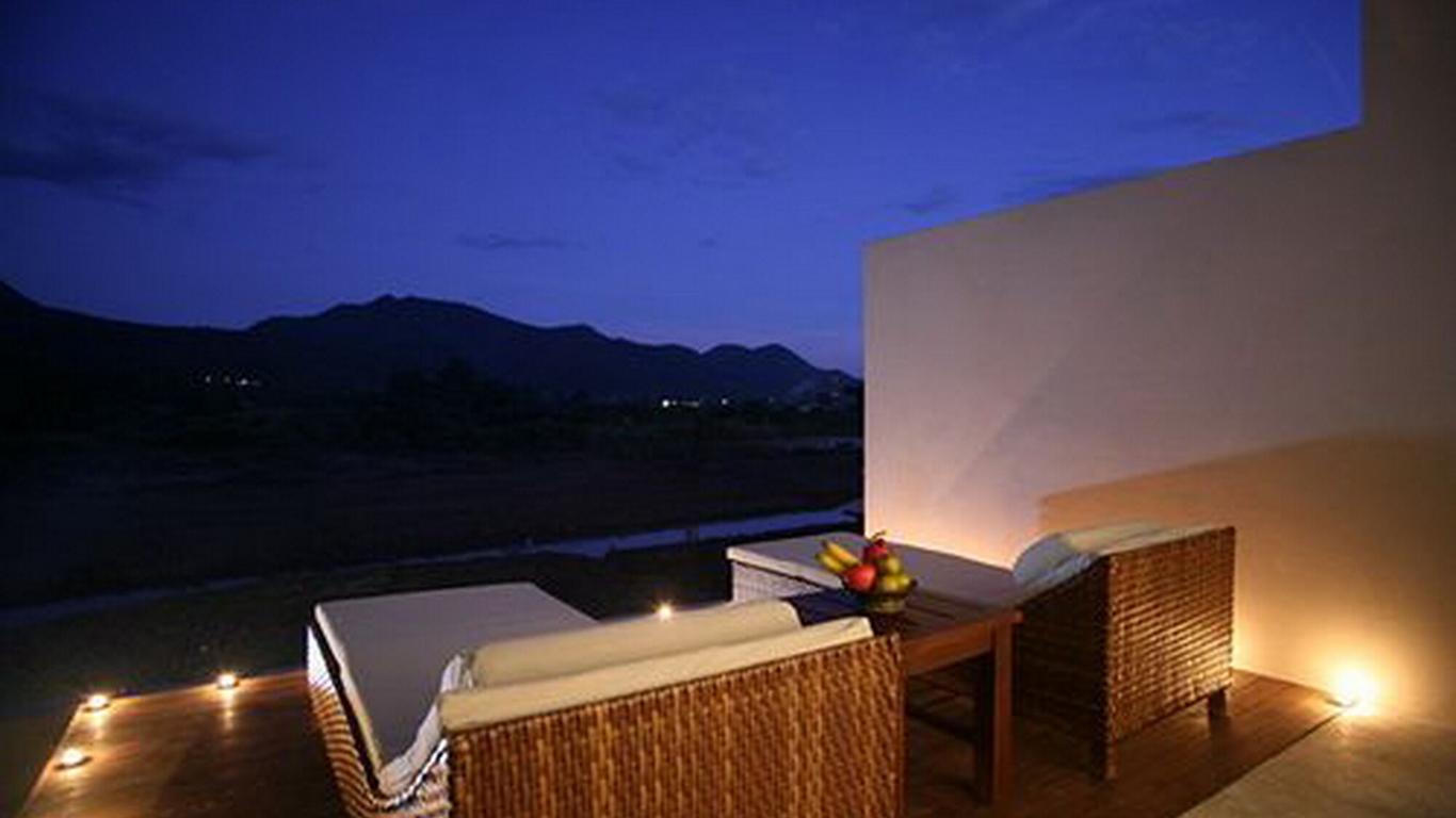 Yoma Hotel, Pai