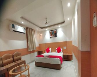 Hotel Harsh Regency - Bahraich - Bedroom