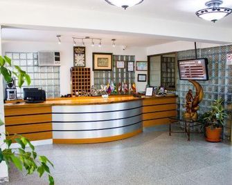 Aparthotel Windsor Suite - סנטיאגו - דלפק קבלה