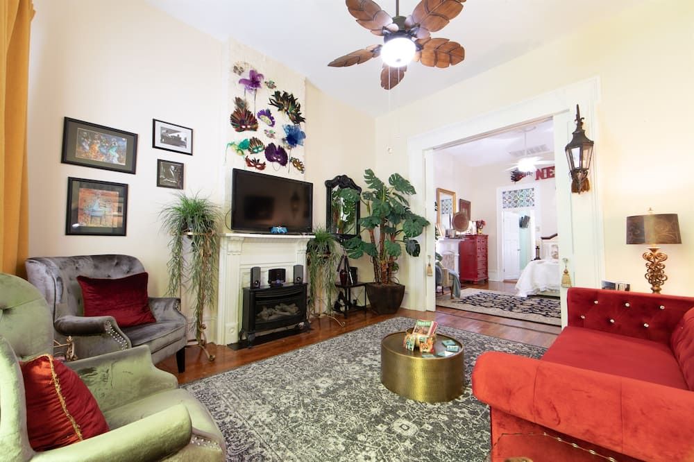 Its About Location 1.4 Miles French Quarter & 3 Blks To Charters St. & Ms River - ניו אורלינס - סלון