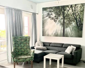 Sjøberg Ferie og Hotell - Rennesøy - Living room