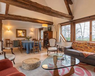 Maison 'Le Pressoir' avec Grand Jardin - Saint-Pierre-en-Auge - Sala de estar