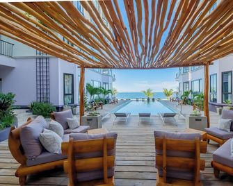 Diamante Beachfront Suites - San Pedro Town