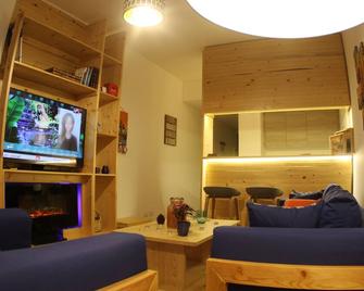 Heavenly Duplex with 2 gardens at Redrock Faqra - Kfardebian - Living room