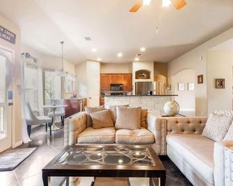 Casa Vista Chula - Lake Travis - Hot Tub - Austin - Sala de estar