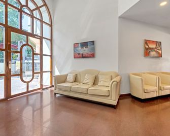 Itsy Hotels Adrak - Thiruvananthapuram - Lobby