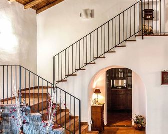Casale Poggio del Tiglio - Viagrande - Escaleras