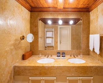Qc Grand Hotel Villa Arzaga Garda Spa & Golf - Calvagese della Riviera - Bad