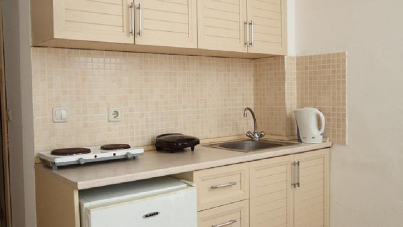 Summer Garden Suites Beach Hotel