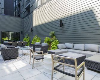 King Bed, Free Parking, Near Upmc, Pitt & Cmu - Pittsburgh - Patio