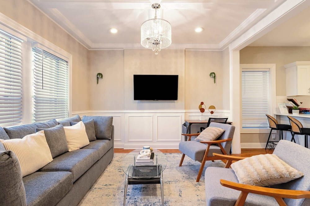 3BR Modern Condo near Wrigley/Dwtn +Free Parking - שיקאגו - סלון