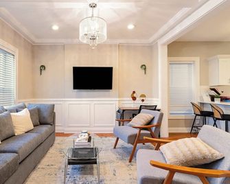3BR Modern Condo near Wrigley/Dwtn +Free Parking - Chicago - Sala de estar
