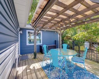 Radford Home with Wraparound Deck! - Radford - Balcony