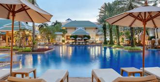 Holiday Inn Resort Phuket - Thị trấn Phuket - Bể bơi