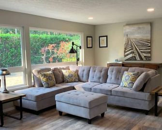 Country House in Maple Valley - Maple Valley - Living room