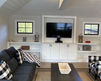 Charming Brand New Beach House - Mattituck - סלון