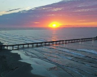 Reel Life Dreams by Avantstay Pool + Near Beach! - Port Aransas - Strand