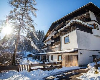 Canisiusbrünnl Self- Check in - Rum - Edifício