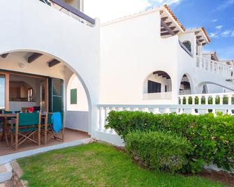 Apartamento en Arenal en Castell - Arenal d'en Castell - Innenhof
