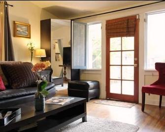 South Pasadena Cottage Near Metro - South Pasadena - Living room