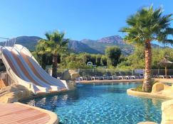 Camping La Pinède - Calvi - Bể bơi