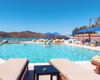 Chrispy Beach Resort - La Canée - Piscine
