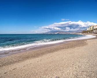 Gorgeous Apartment In Torrenueva - Torrenueva - Playa