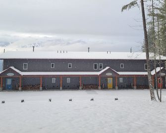 Stay Golden - Bugaboo House - Golden - Edificio