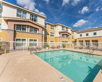 Suites On Scottsdale - Scottsdale - Bazén