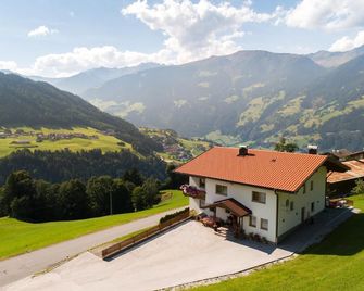 Spacious apartment close to the ski area - Rohrberg - Edificio