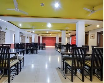 First Transit Hotel - Hyderabad - Restaurante
