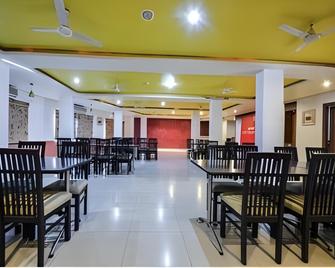 First Transit Hotel - Hyderabad - Restaurant