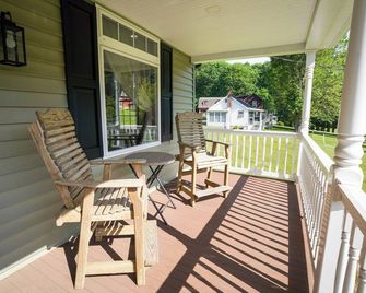 The Village at Houser's Crossing - Tamaqua - Balcony