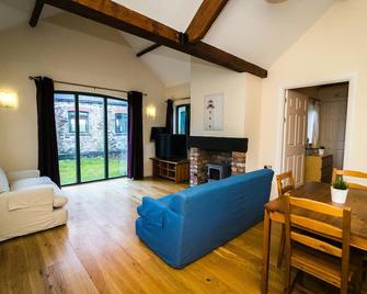 Toes Rock Sandy Haven - Milford Haven - Living room