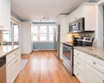 Charming Lake Michigan Cottage in Stevensville near Grand Mere State Park - Stevensville - Kuchyň