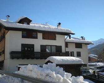 Casa Martini - Stabli apartment - Mezzana - Budynek