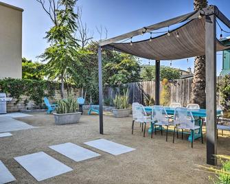 Remodeled Ventura Beach Home with Yard and Fire Pit! - Ventura - Patio