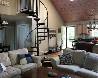 Tranquil Lake Esau Cottage, Presque Isle Harbor Area. Private Community - Presque Isle - Sala de estar
