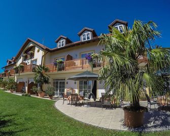 Glasl's Landhotel - Zorneding - Gebouw