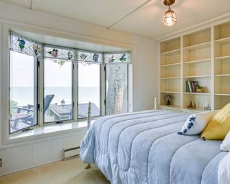 Vibrant Waterfront Vacation Rental on Lake Huron! - Tawas City - Habitación